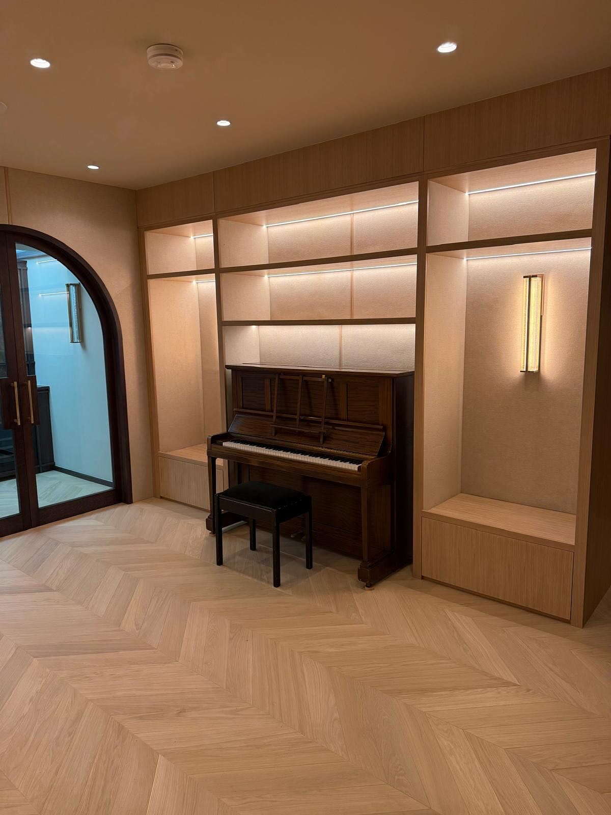 Lighting Specialists | R&B Mechanical & Electrical Lighting Specialists